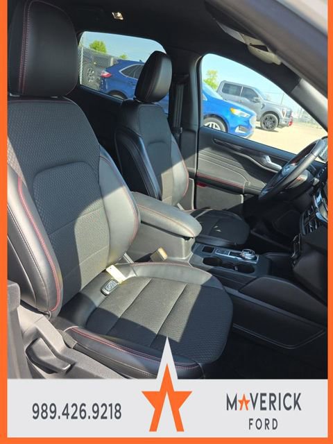 Used 2024 Ford Escape ST-Line w/ Tech Pack #1 AWD/4WD image 5