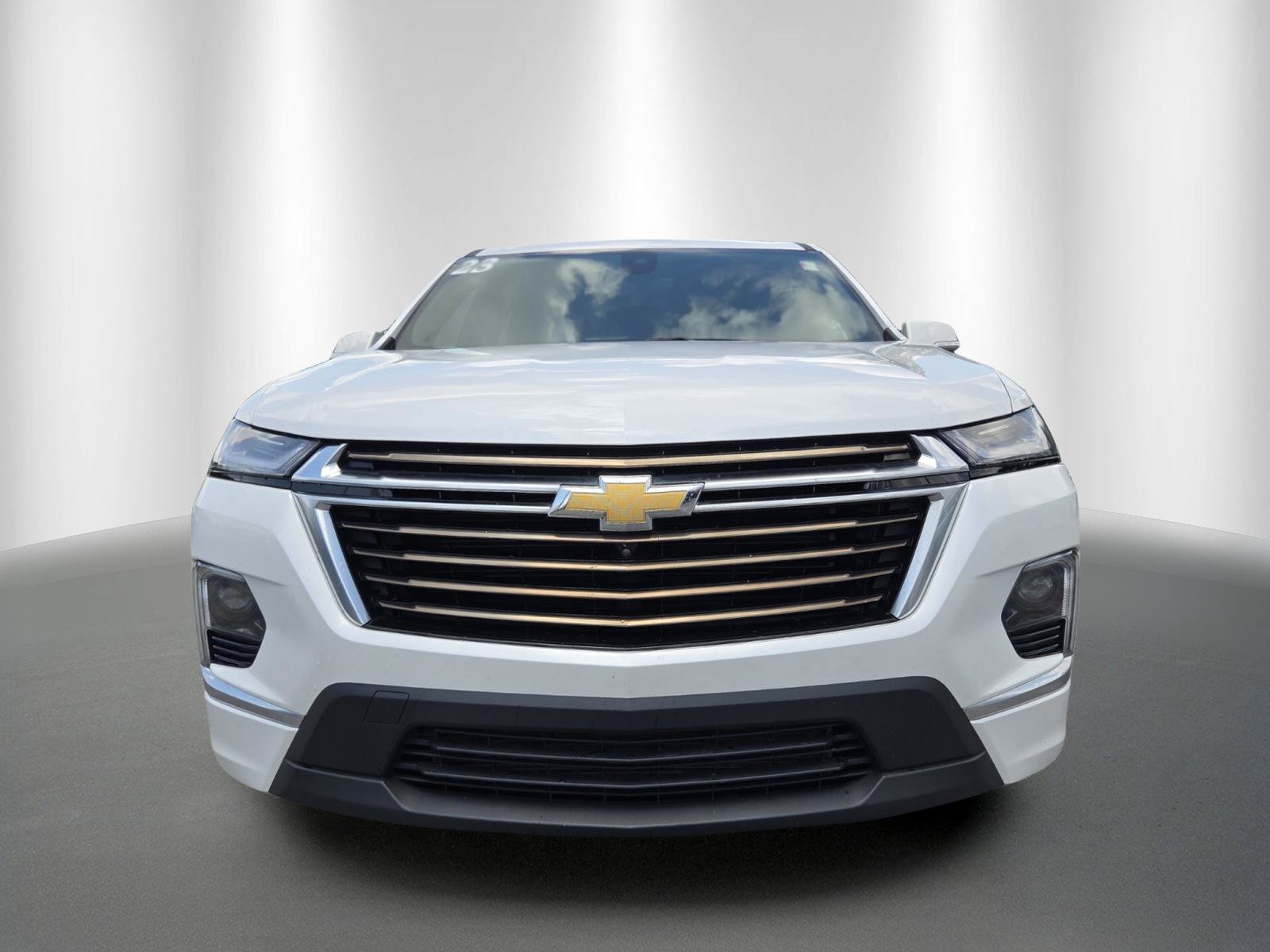 Used 2023 Chevrolet Traverse High Country w/ LPO, Floor Liner Package FWD image 2