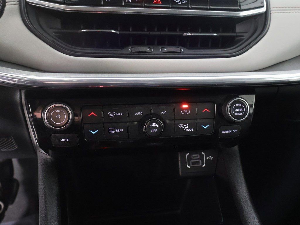 Used 2022 Jeep Compass Limited image 44