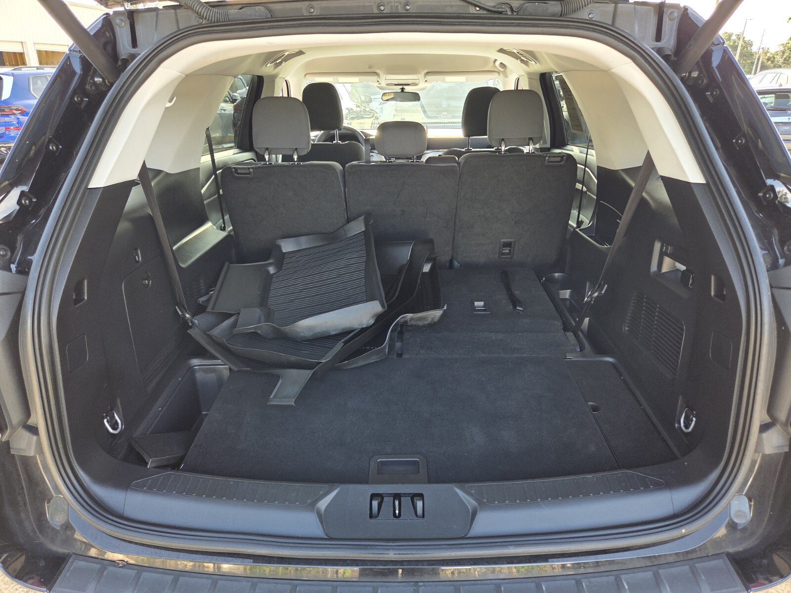 Used 2025 Ford Explorer Active RWD image 15