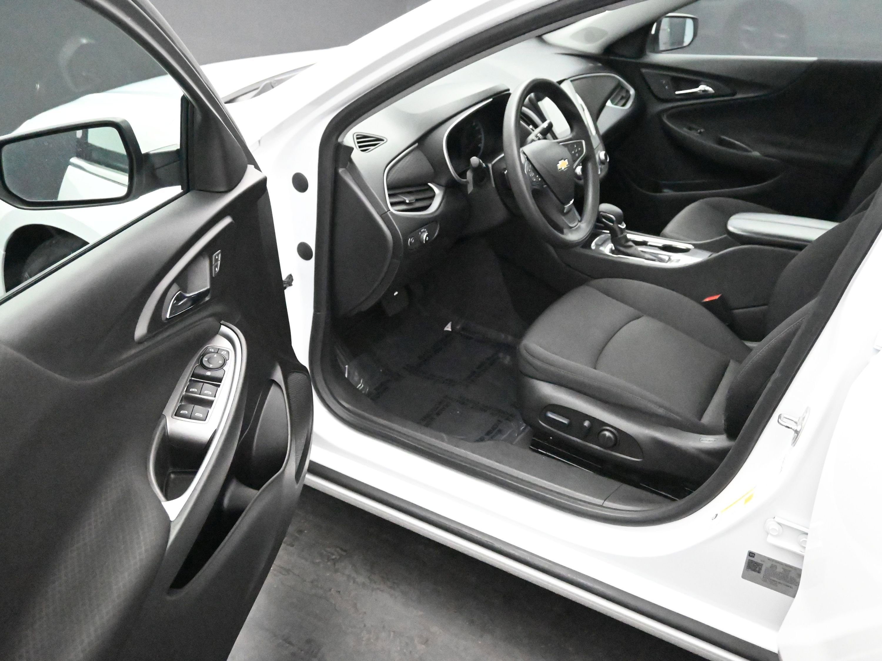 Used 2024 Chevrolet Malibu LT image 12