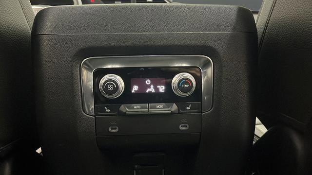 Used 2023 GMC Yukon XL Denali AWD/4WD image 40