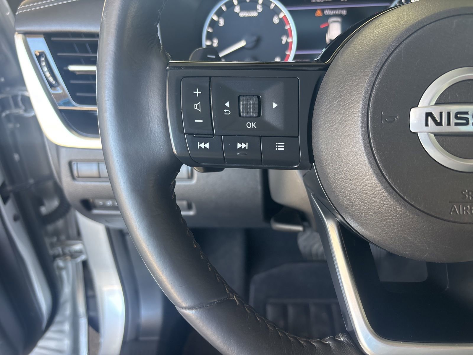 Used 2021 Nissan Rogue SL image 17