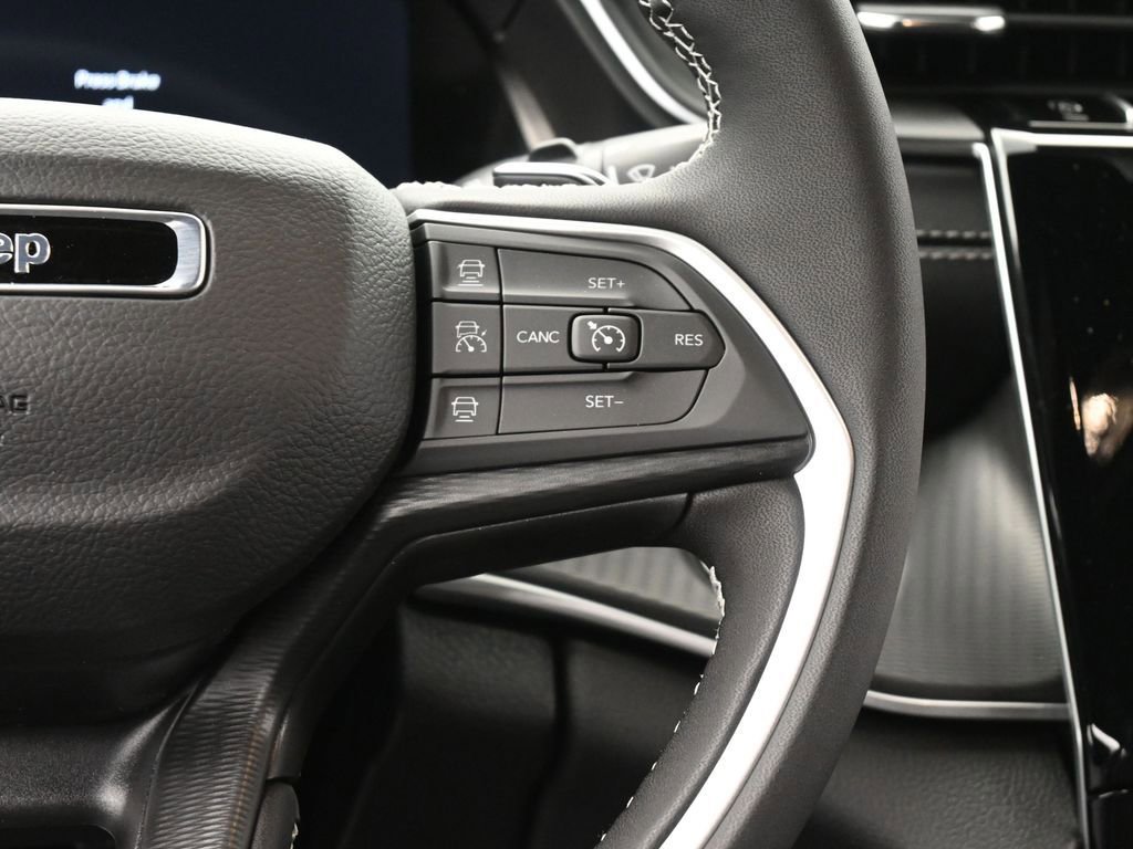 New 2025 Jeep Grand Cherokee Laredo X w/ Luxury Tech Group I image 29