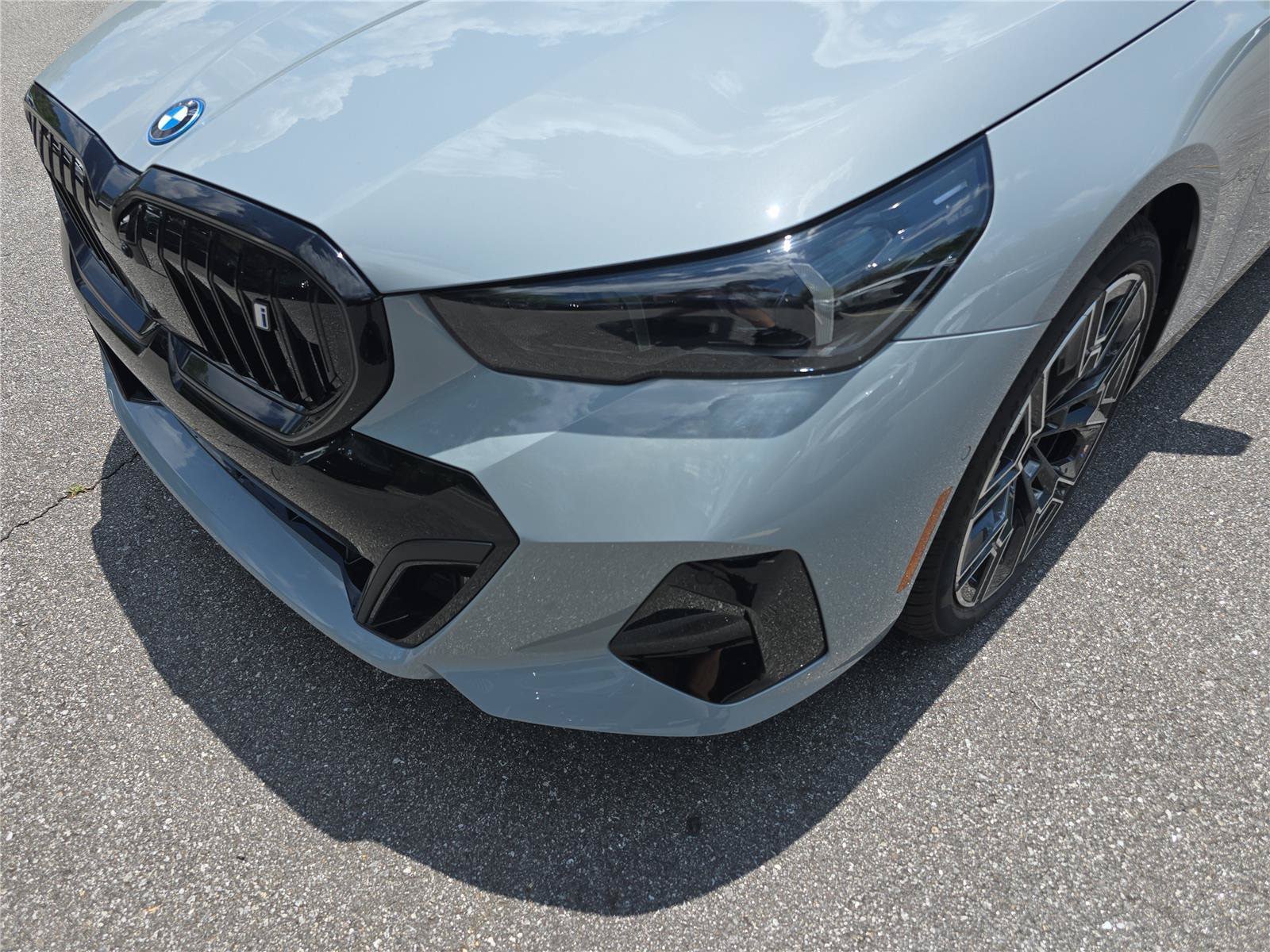 New 2027 BMW i5 xDrive40 w/ M Sport Package AWD/4WD image 9