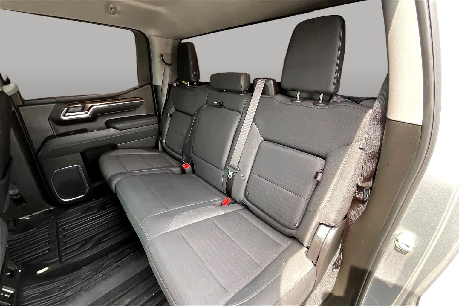 Used 2026 GMC Sierra 1500 Elevation w/ Elevation Select Package RWD image 18