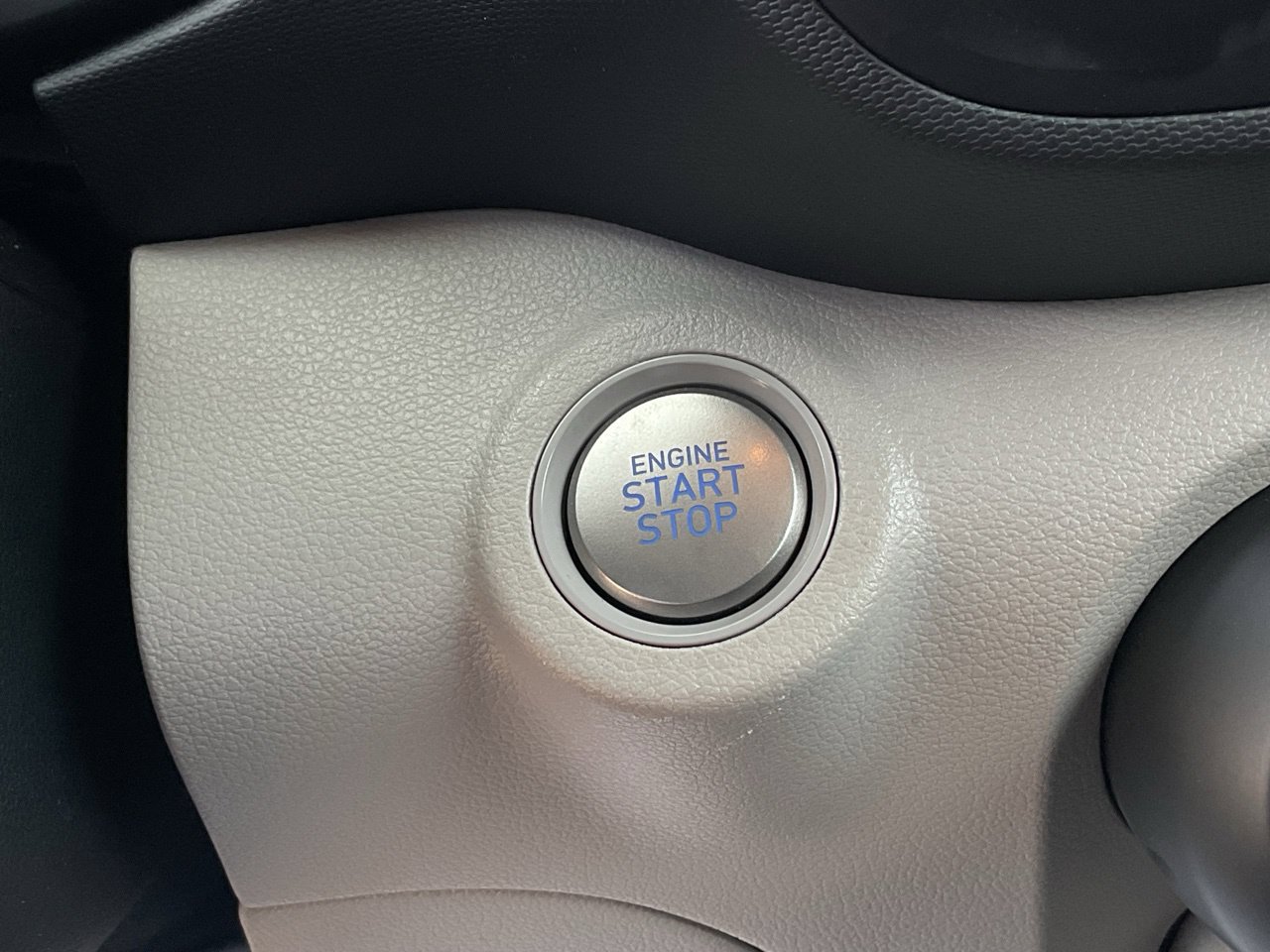 Used 2025 Hyundai Venue SEL FWD image 26