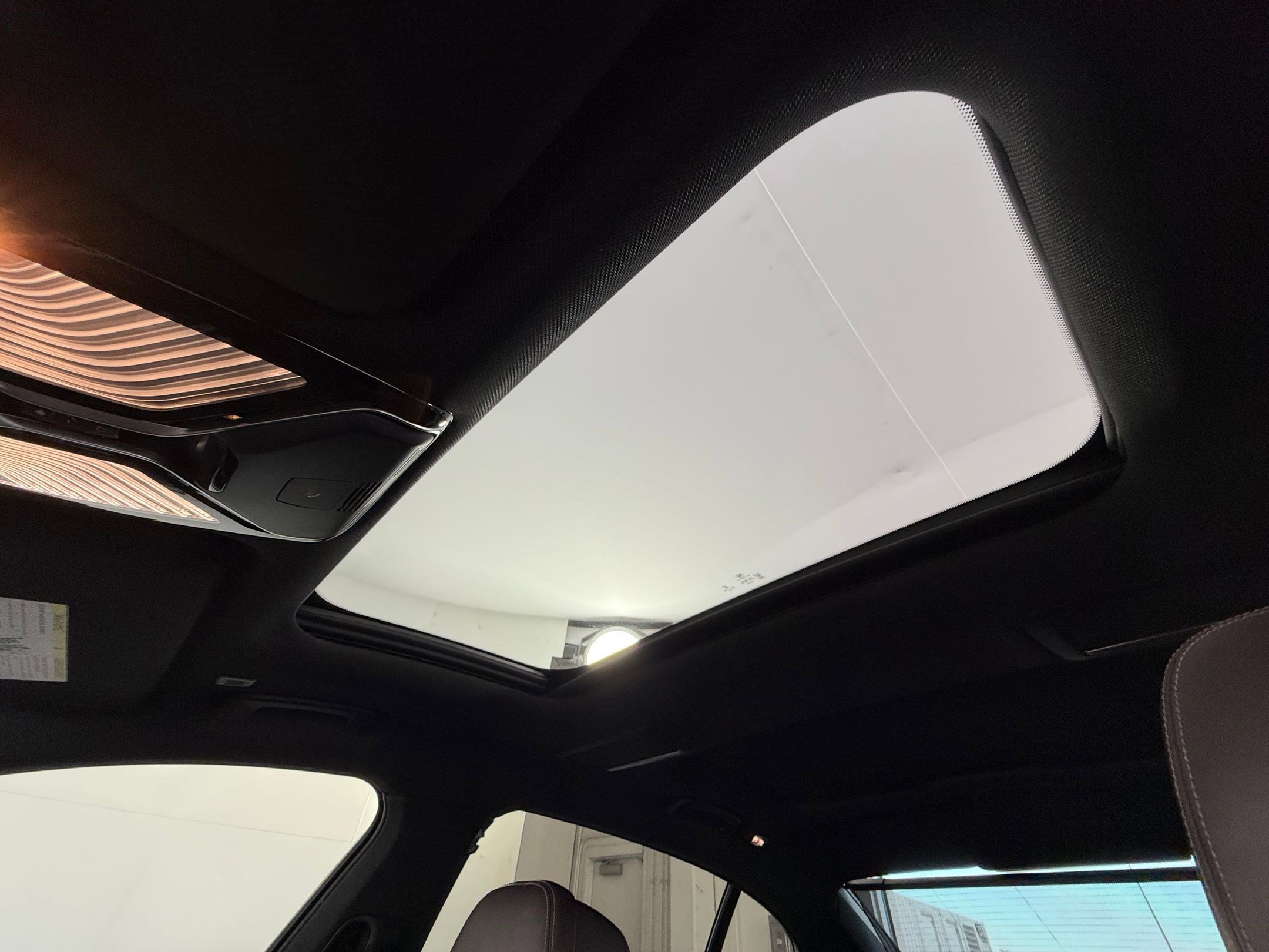 Used 2022 BMW 740i w/ M Sport Package RWD image 15