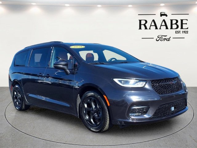 Used 2021 Chrysler Pacifica Limited w/ S Appearance Package