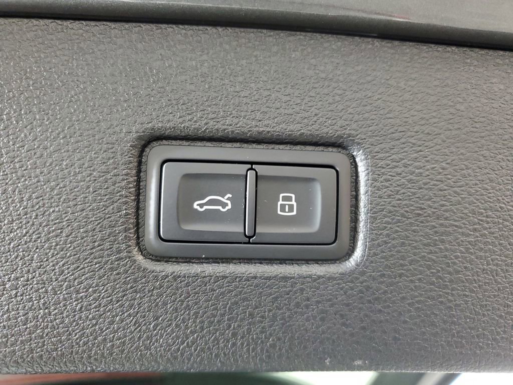Used 2025 Audi Q7 2.0T Premium w/ Convenience Package AWD/4WD image 9