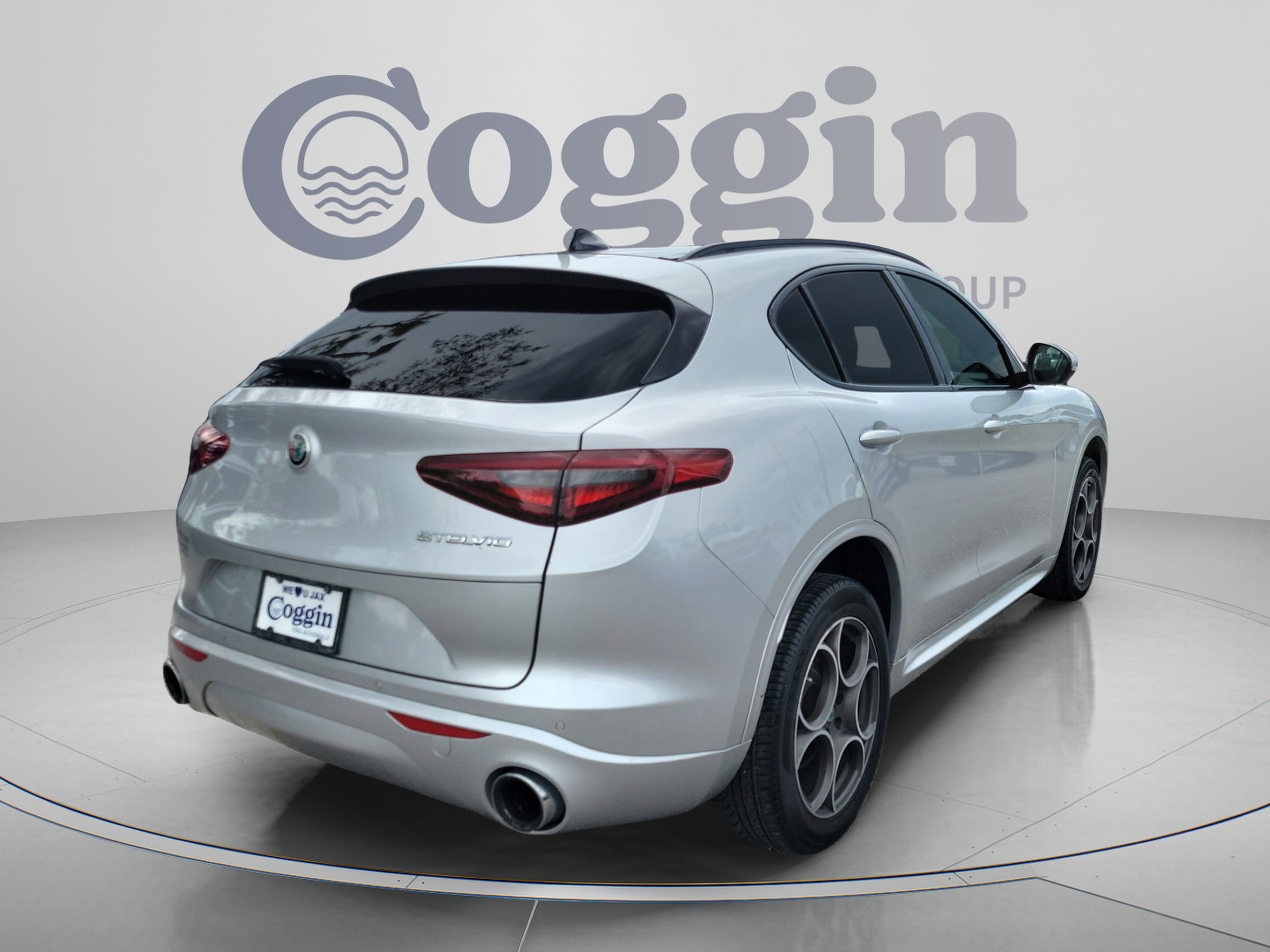 Used 2020 Alfa Romeo Stelvio Sport w/ Quick Order Package 22K Sport RWD image 3
