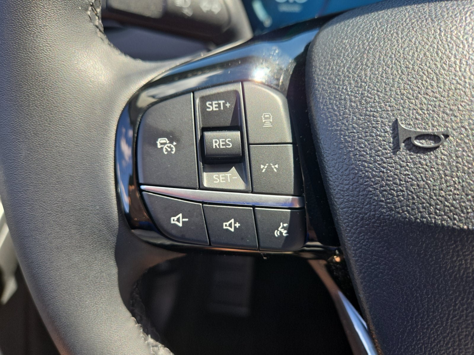 Used 2023 Ford Escape Platinum AWD/4WD image 14