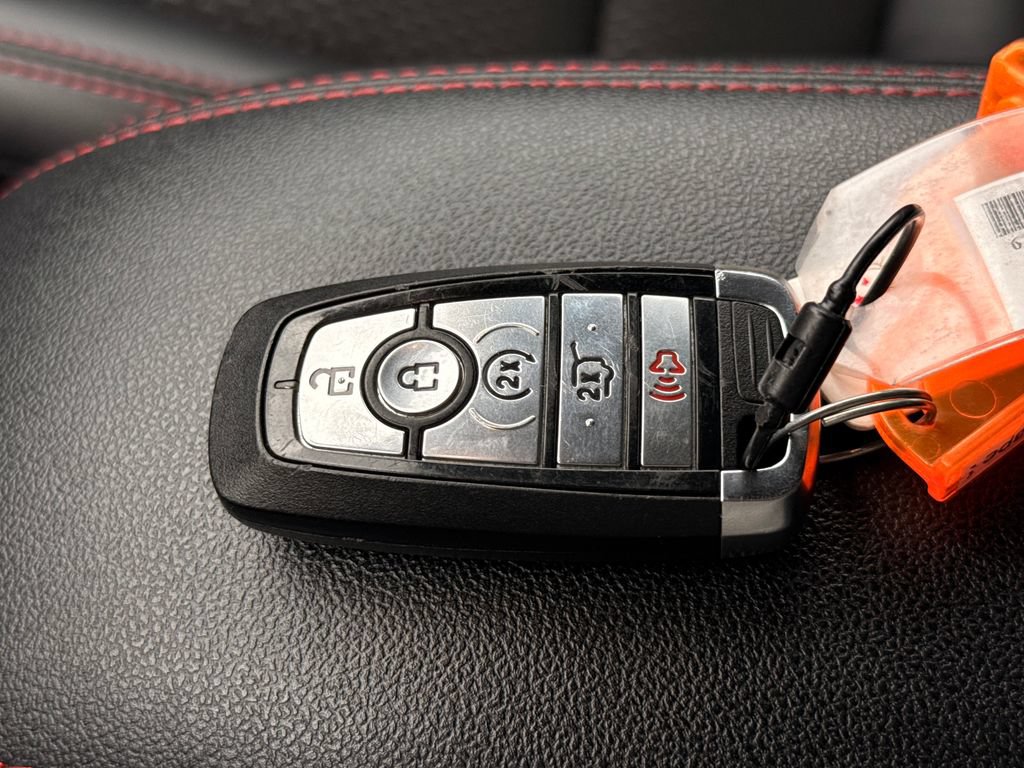 Used 2025 Ford Escape ST-Line Select AWD/4WD image 36
