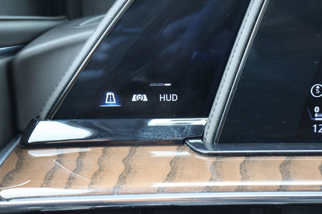 Used 2024 Cadillac Escalade Sport Platinum w/ LPO, ONYX Package image 17