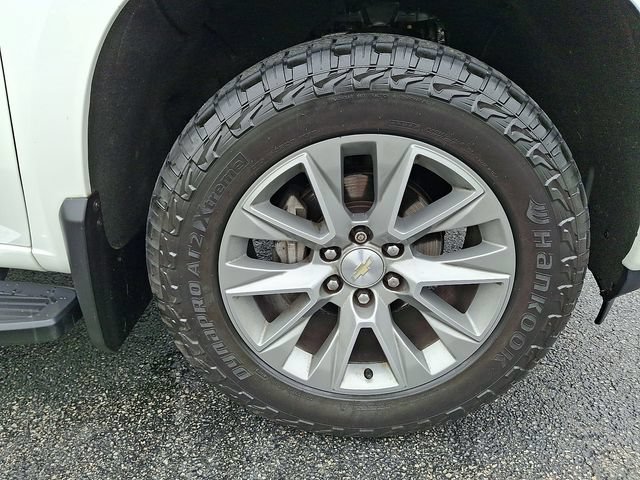 Used 2020 Chevrolet Silverado 1500 High Country w/ Technology Package AWD/4WD image 9