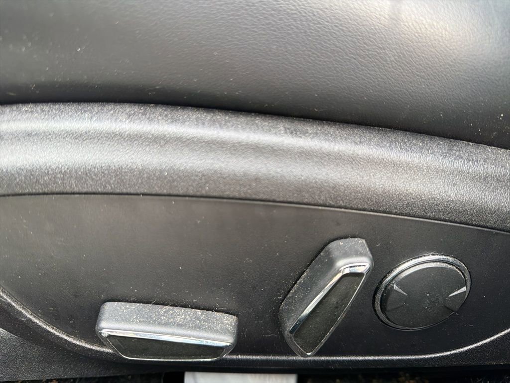 Used 2017 Lincoln MKZ Premiere image 12