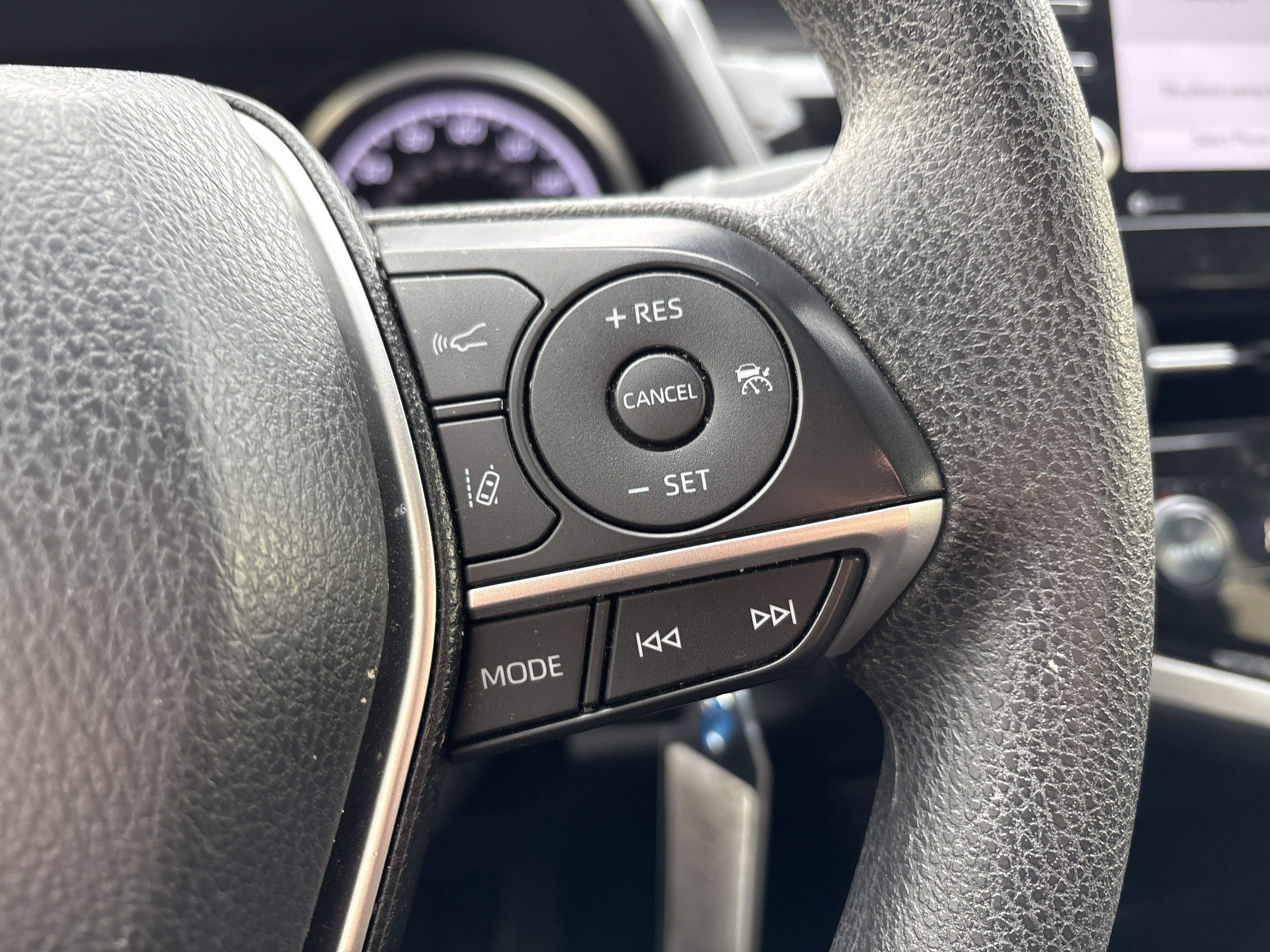 Used 2022 Toyota Camry LE image 20