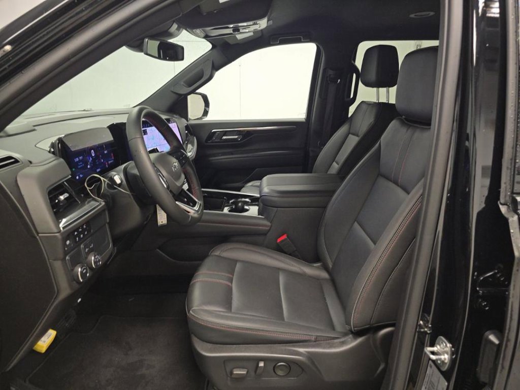 Used 2025 Chevrolet Tahoe RST image 4