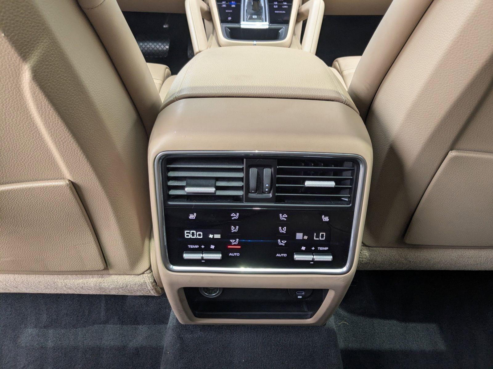 Used 2020 Porsche Cayenne AWD/4WD image 20