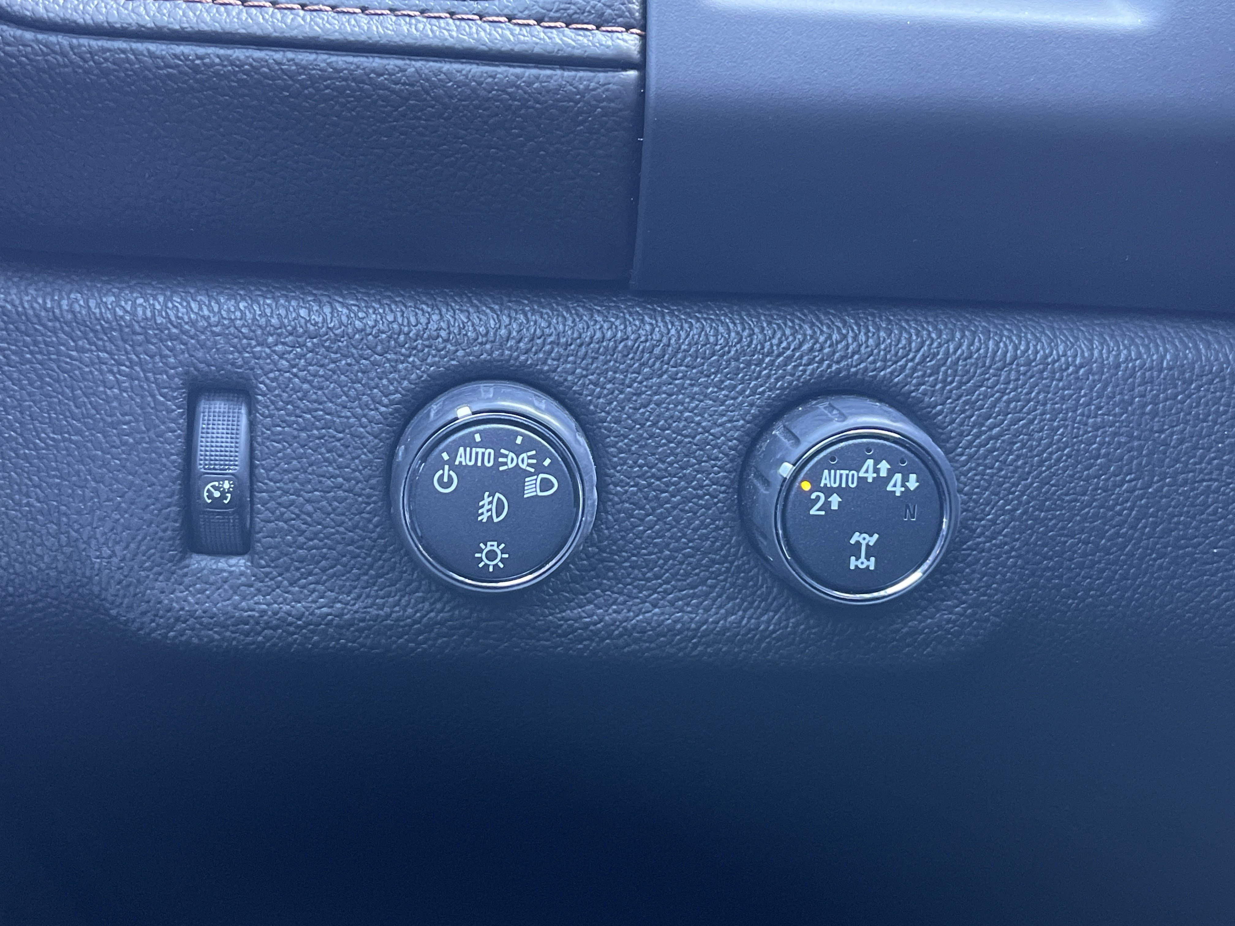 Used 2022 GMC Canyon AT4 image 11