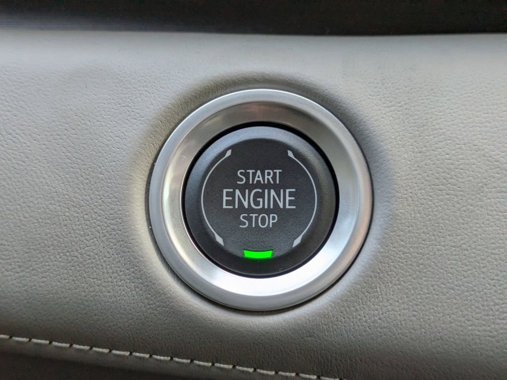 Certified 2024 Cadillac Escalade ESV Premium Luxury Platinum w/ Heavy-Duty Trailer Package image 39