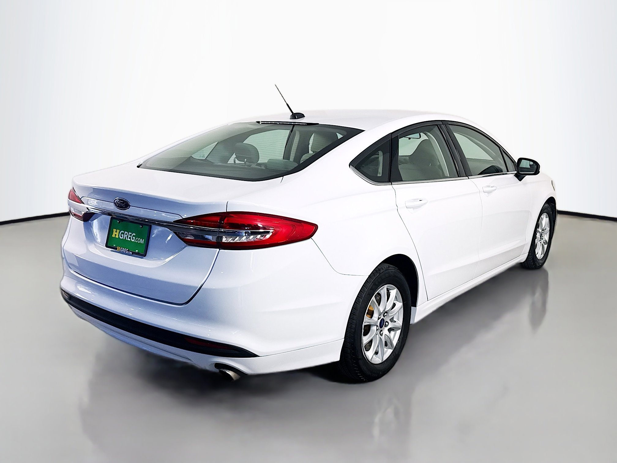 Used 2018 Ford Fusion S image 10