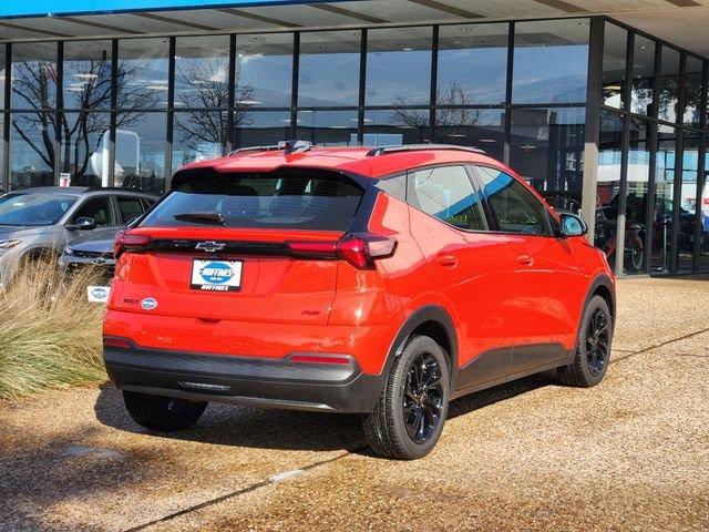 New 2027 Chevrolet Bolt RS w/ Technology Package FWD image 4