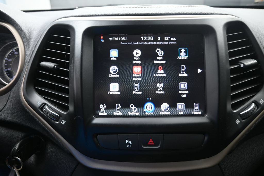 Used 2016 Jeep Cherokee Latitude w/ Safety/Convenience Group AWD/4WD image 11