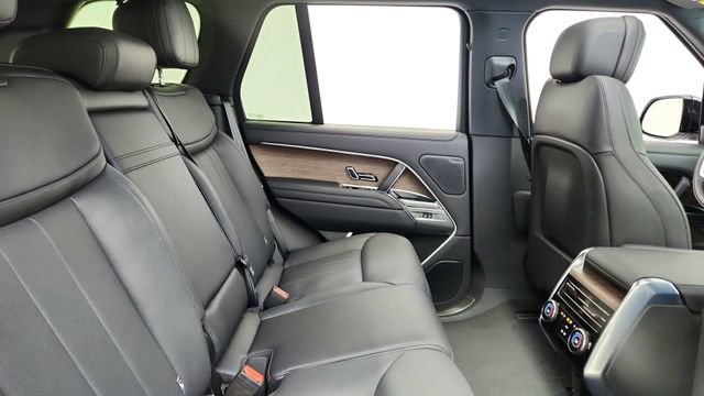 Used 2025 Land Rover Range Rover SE image 23