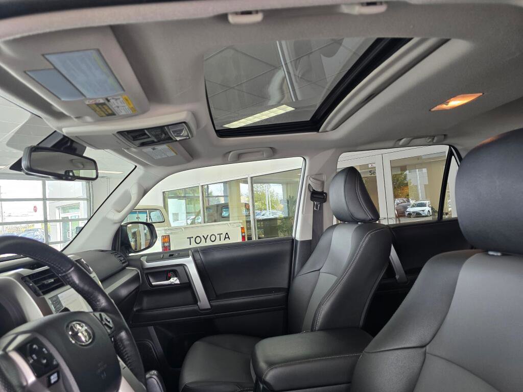 Used 2024 Toyota 4Runner SR5 Premium w/ Moonroof Package AWD/4WD image 21