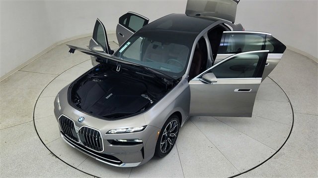 Used 2025 BMW i7 eDrive50 image 88