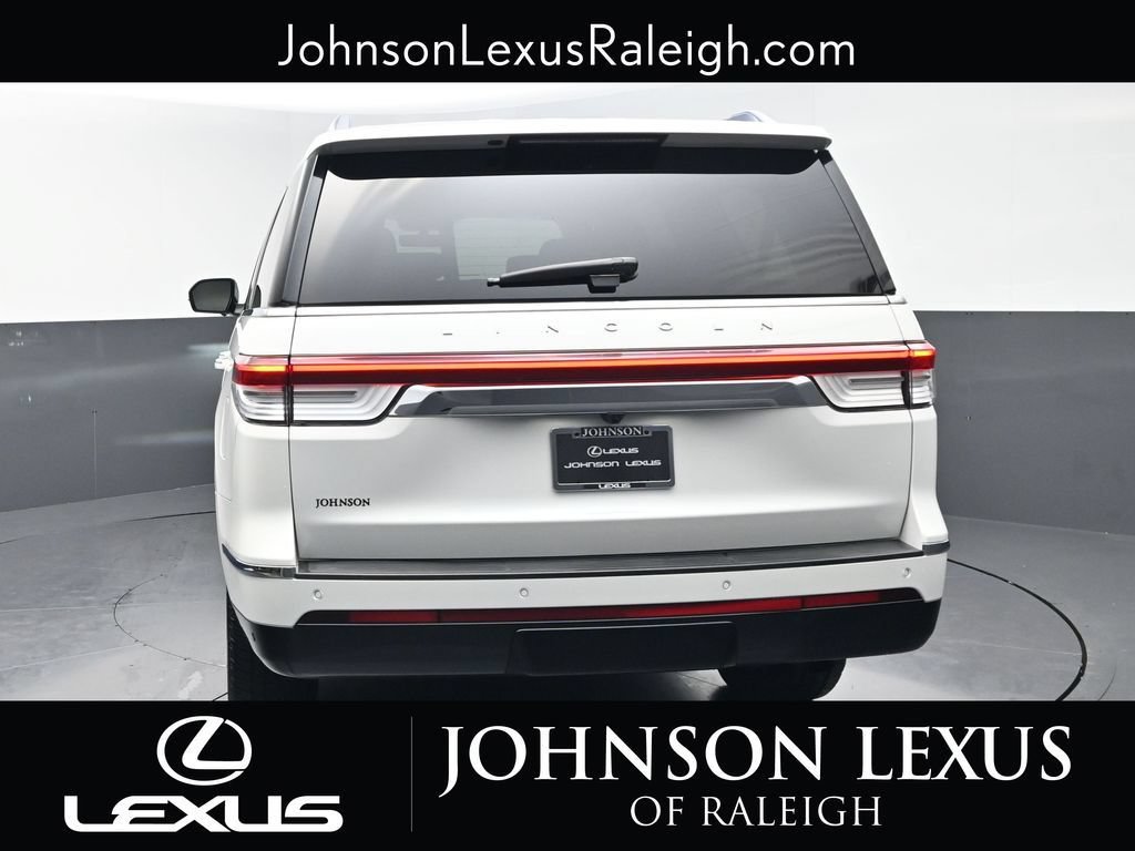 Used 2023 Lincoln Navigator L Reserve AWD/4WD image 8