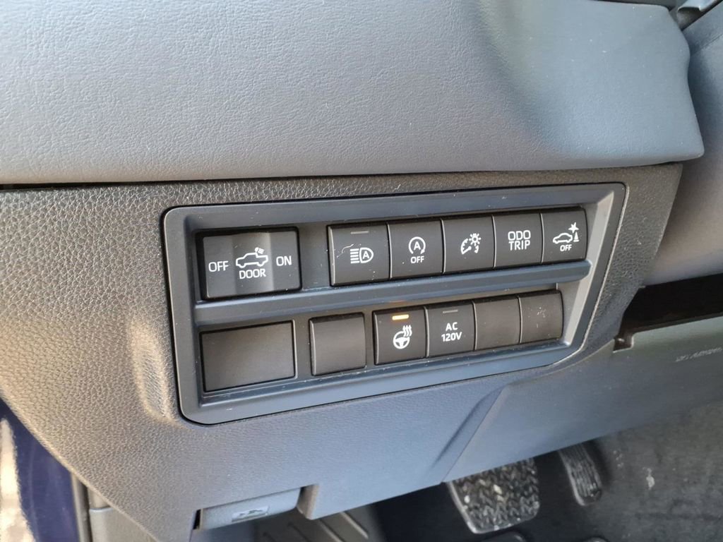 Used 2025 Toyota Tundra Platinum image 14