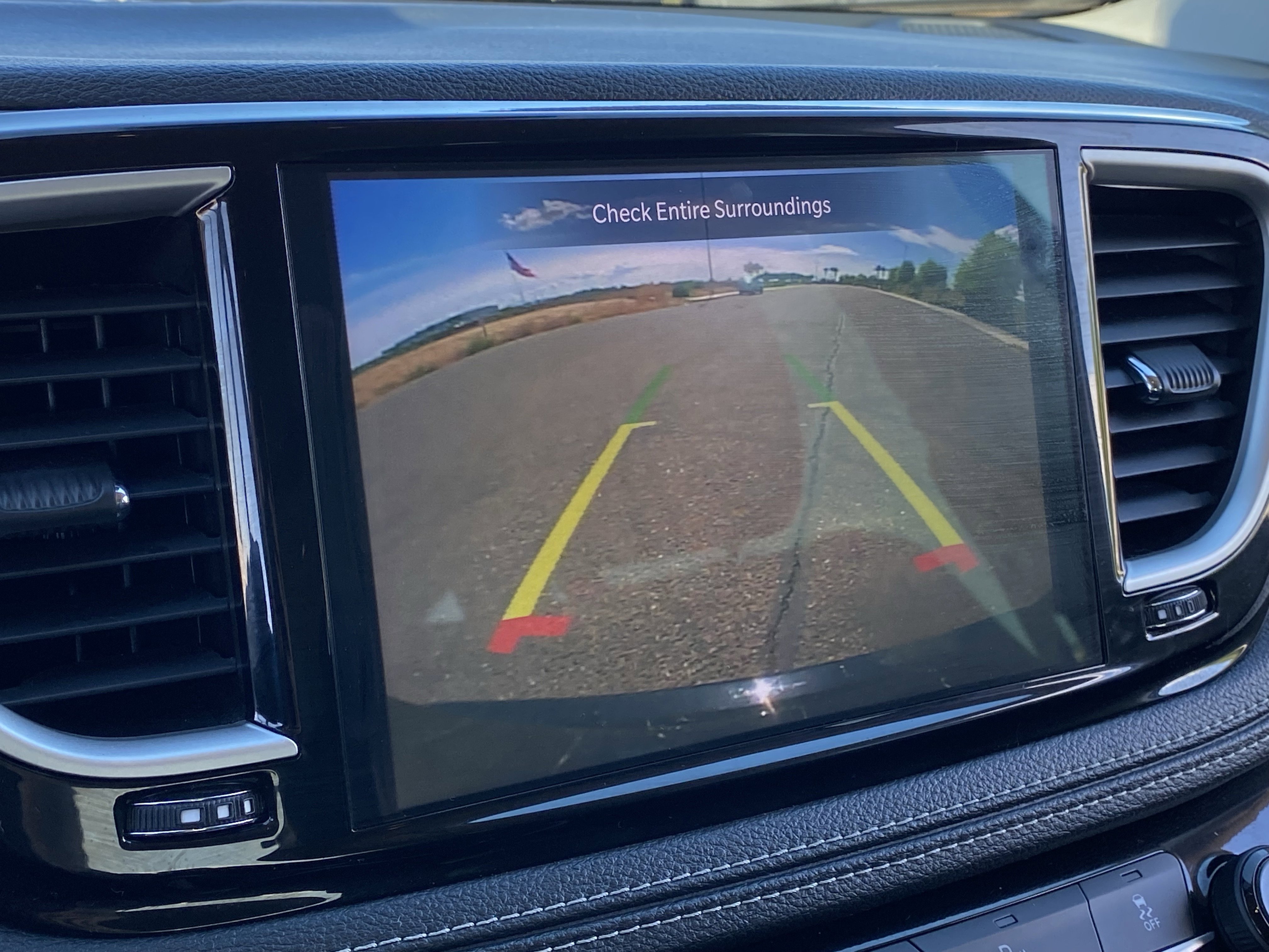 Used 2023 Chrysler Pacifica Touring-L image 25