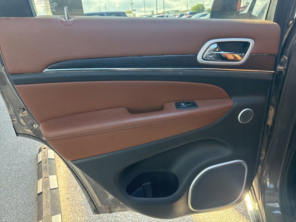Used 2018 Jeep Grand Cherokee Summit AWD/4WD image 13