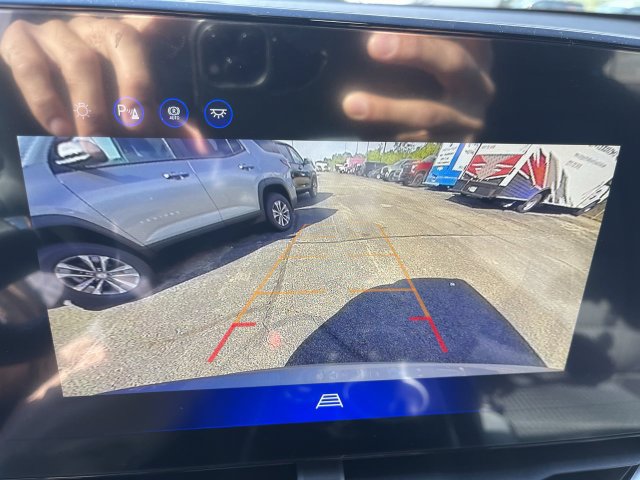 New 2027 Chevrolet Equinox LT w/ LPO, Floor Liner Package FWD image 17