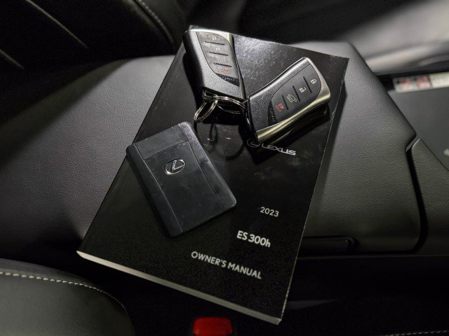 Used 2023 Lexus ES 300h F Sport image 48