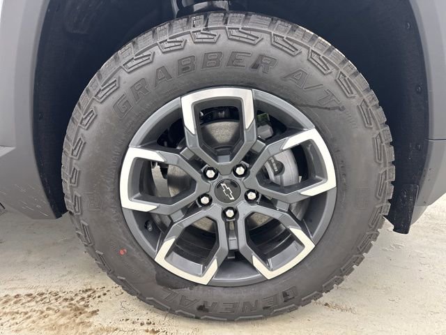 New 2026 Chevrolet Equinox ACTIV w/ Safety and Technology Package image 33