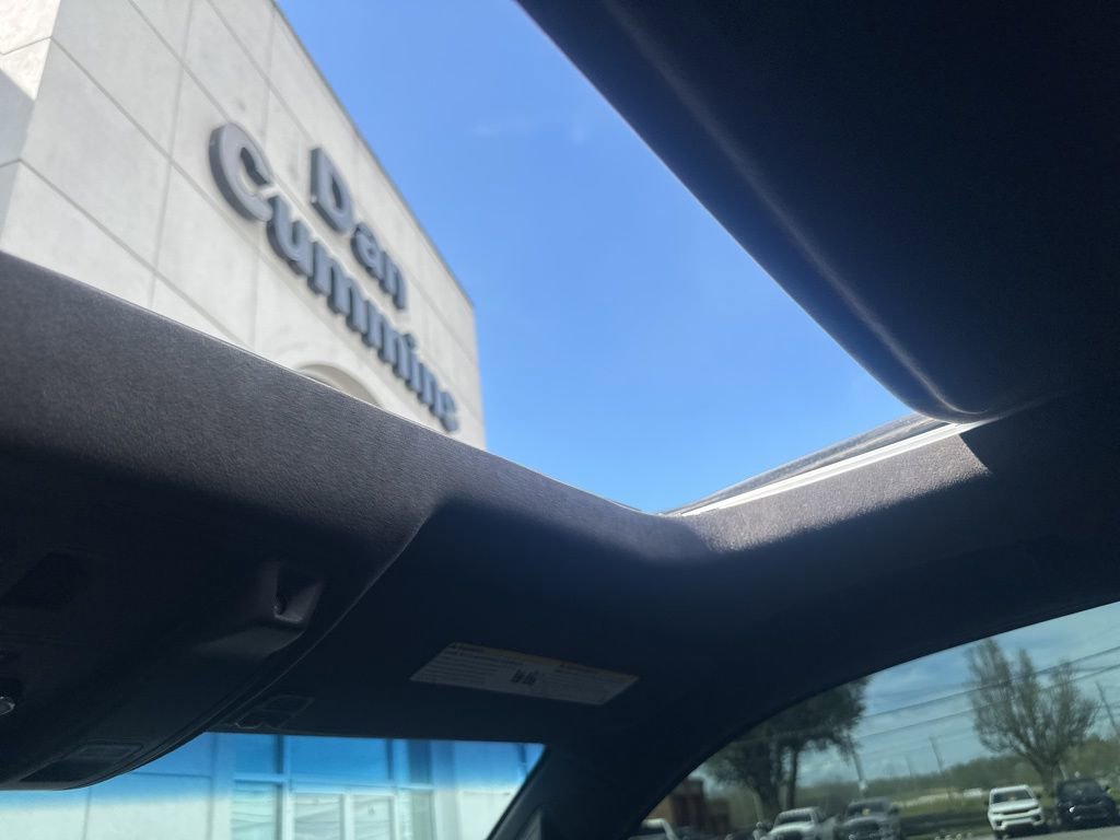 Used 2018 Cadillac Escalade ESV Platinum AWD/4WD image 9