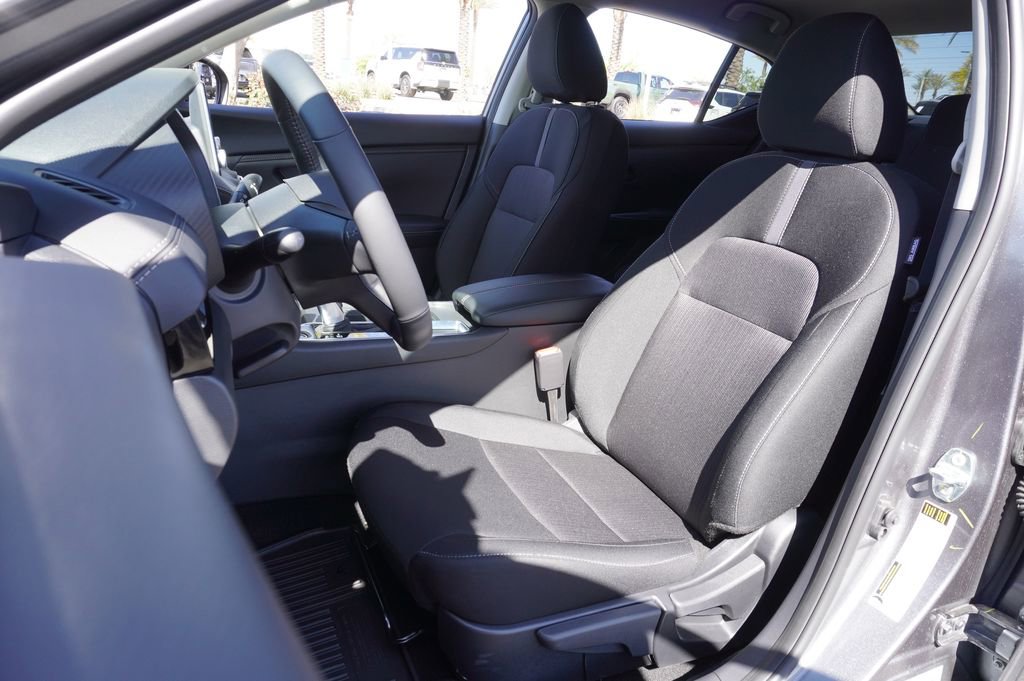 Certified 2025 Nissan Sentra SV w/ All-Weather Package image 13