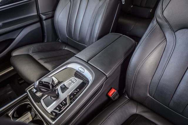 Used 2022 BMW 740i w/ M Sport Package RWD image 30
