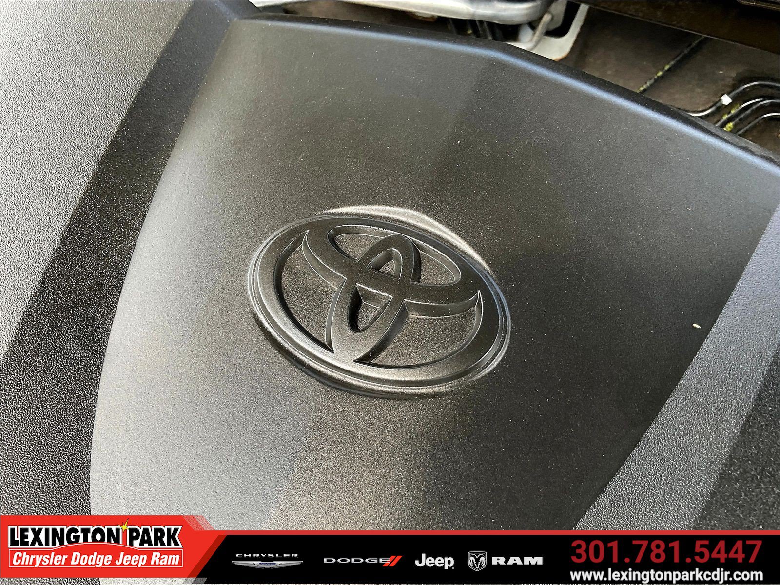 Used 2018 Toyota Camry SE FWD image 30