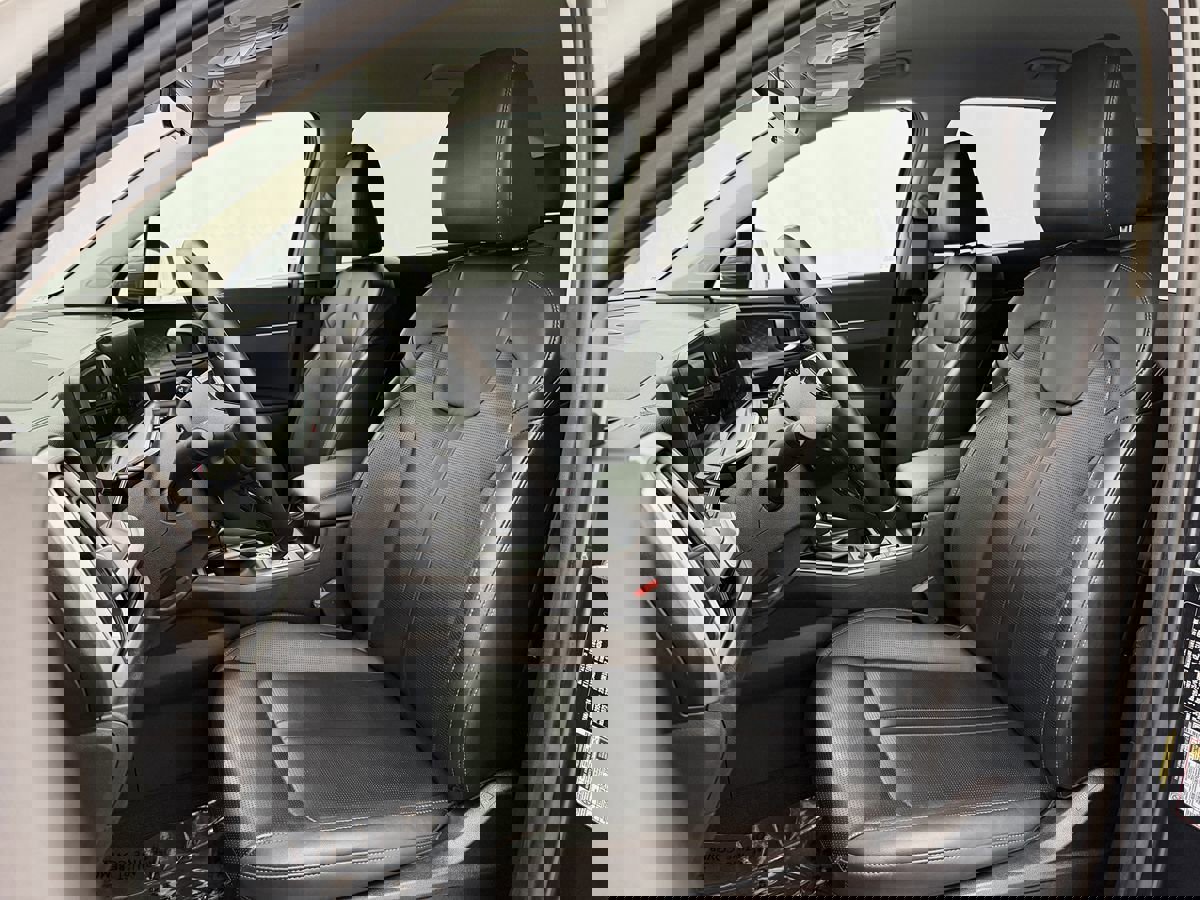 Used 2024 Kia Sorento S image 9