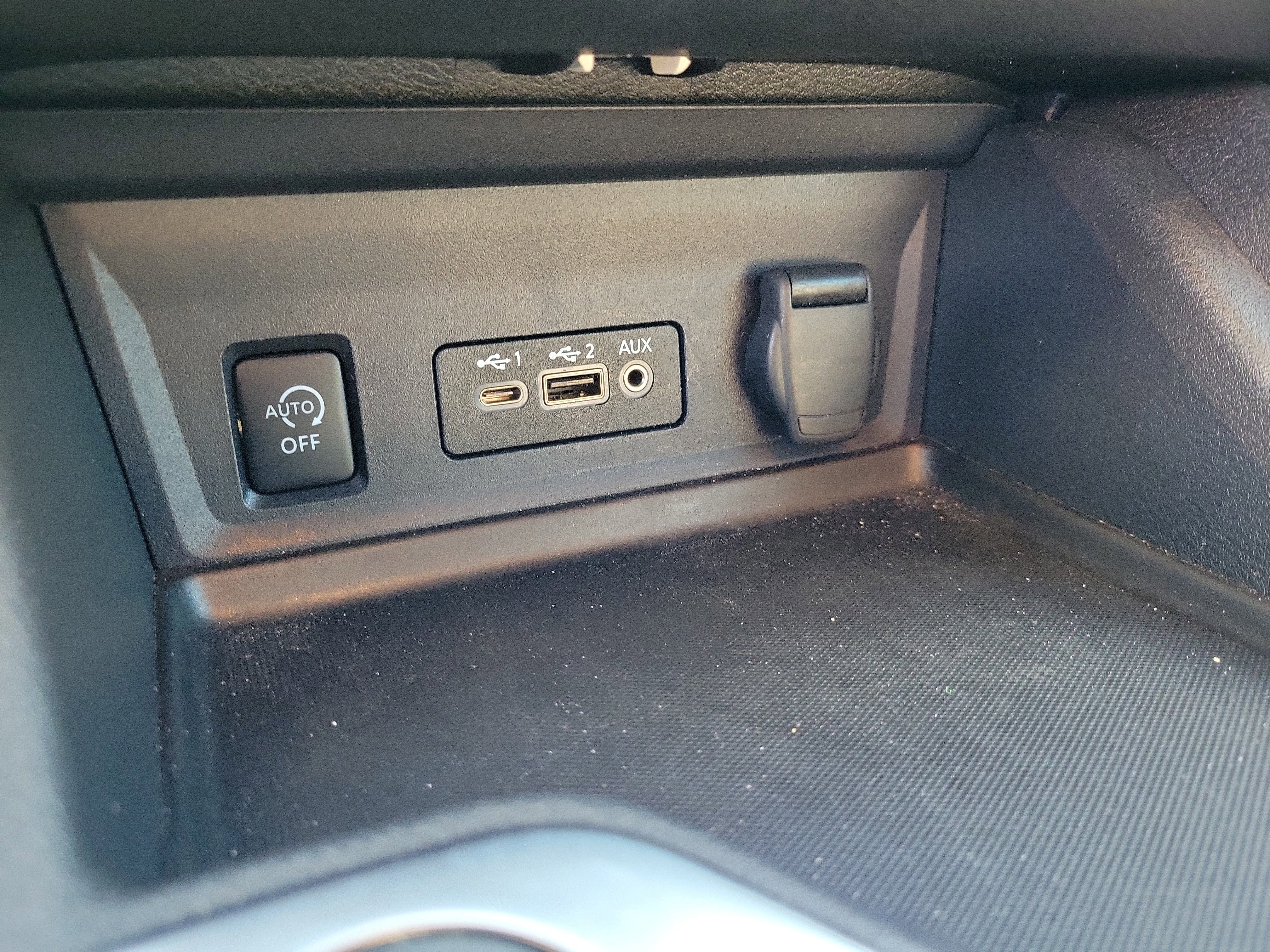 Certified 2024 Nissan Sentra SV image 28