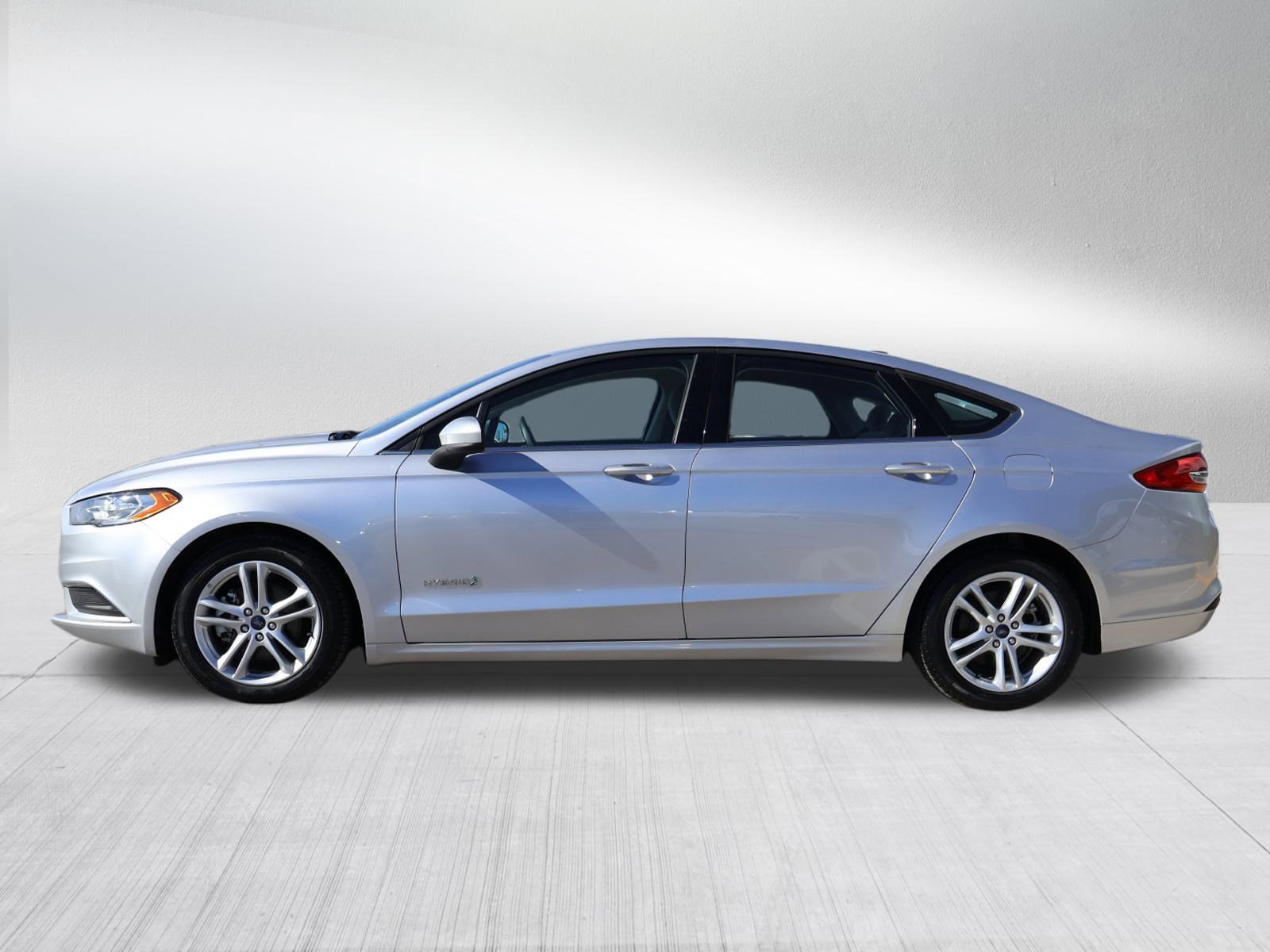 Used 2018 Ford Fusion S image 4