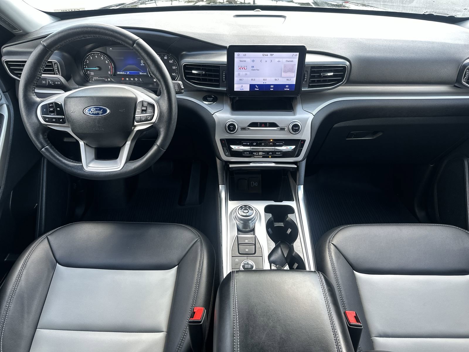 Used 2023 Ford Explorer XLT w/ Equipment Group 202A AWD/4WD image 18