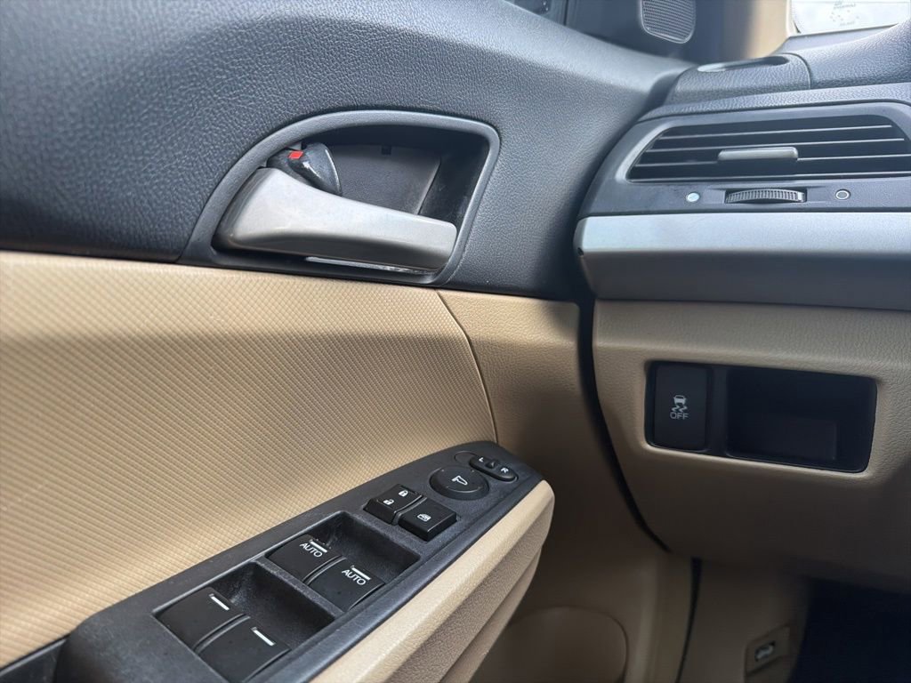 Used 2011 Honda Accord SE image 19