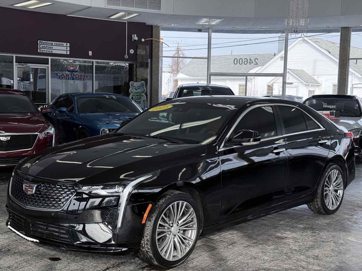 Used 2025 Cadillac CT4 Premium Luxury image 2