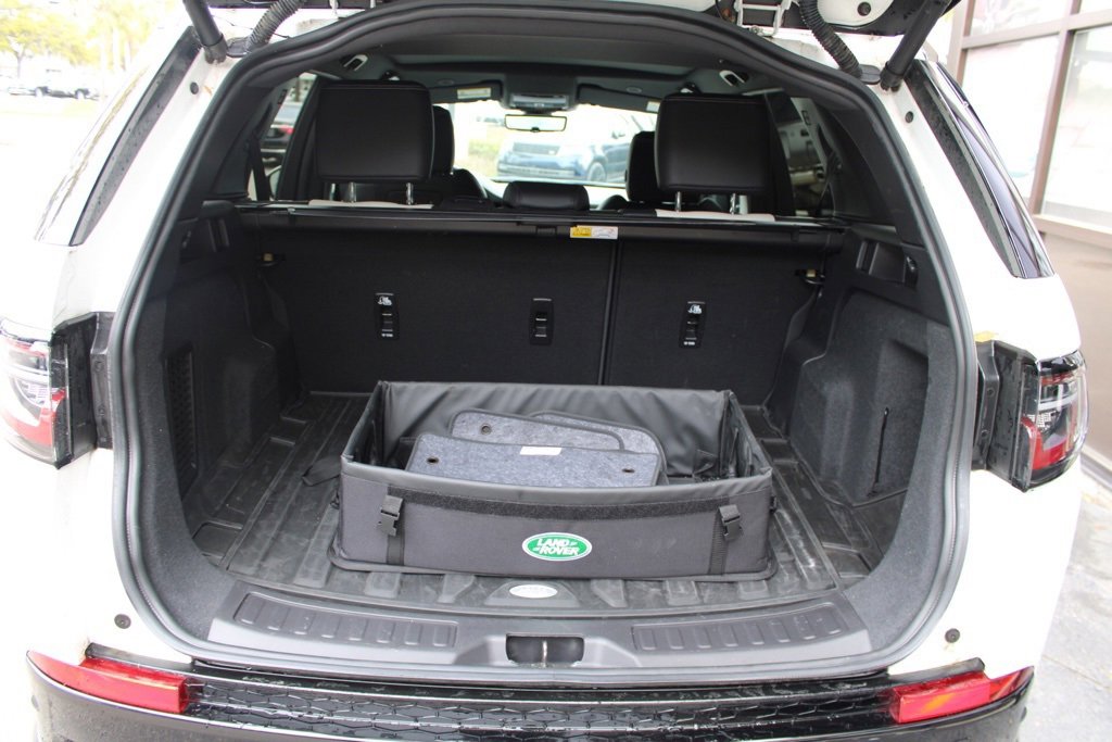 Certified 2024 Land Rover Discovery Sport Dynamic SE image 30