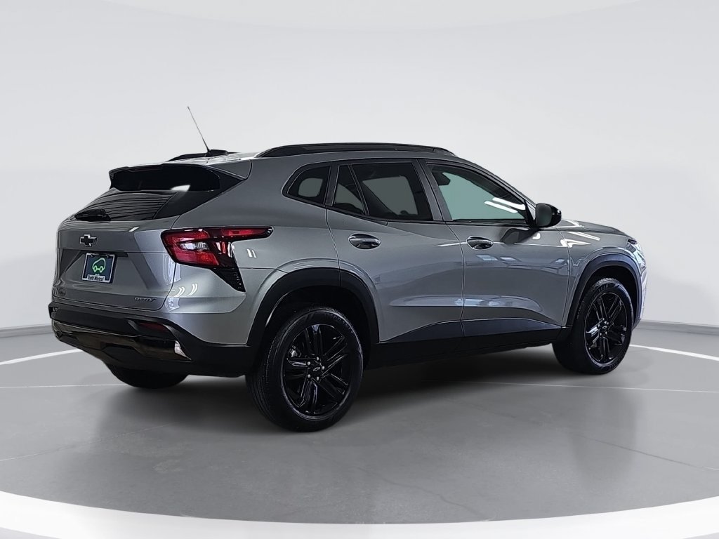 Certified 2024 Chevrolet Trax ACTIV w/ Driver Confidence Package FWD image 3